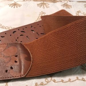 Wide elastic brown floral pattern belt